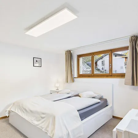 Comfortable Near Saas-fee Ideal For Couples Appartamento