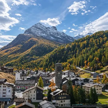 Comfortable Near Saas-fee Ideal For Couples Appartamento